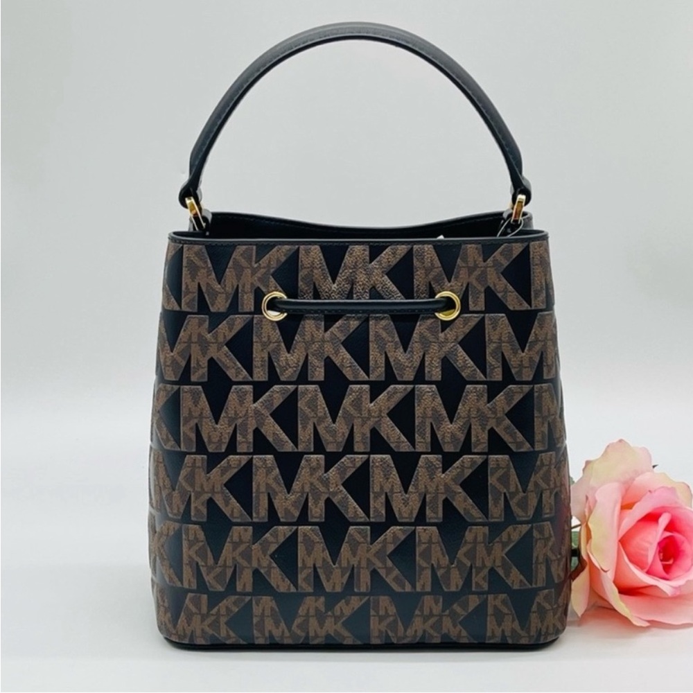 Michael Kors Medium Suri Bucket Messenger Crossbody Satchel - Picture 7 of 15